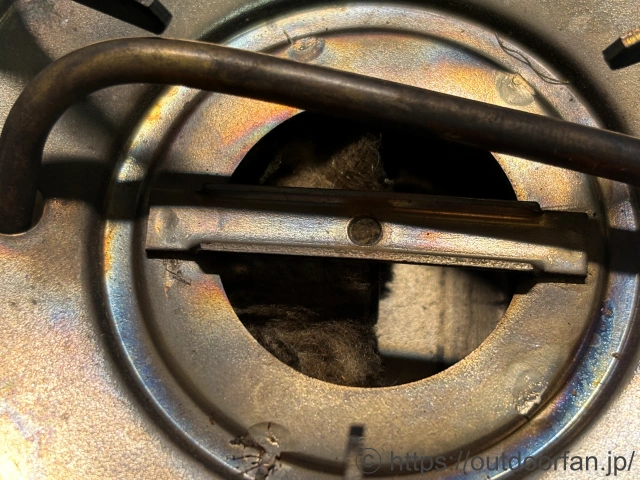 バーナーボックス内のセラミックファイバー